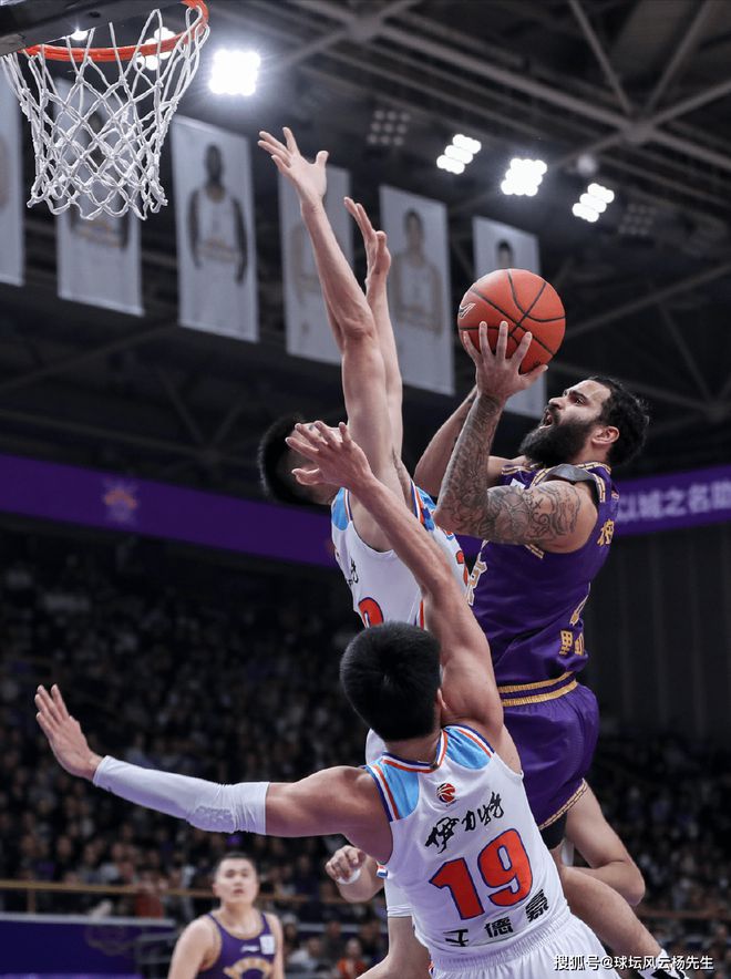 包含云南男篮战胜对手，追赶积分榜前列的词条
